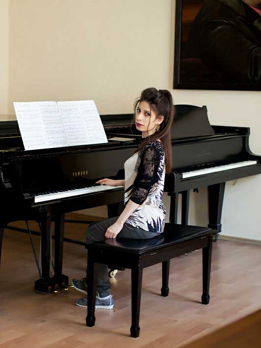Firuzə Nəcəfli (fortepiano)